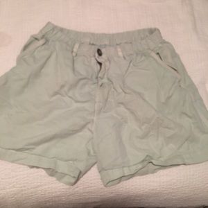 Light mint chubbies